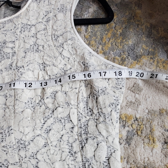 7 For All Mankind Seamed Lace Top  Approx Fit Medium - Picture 9 of 12